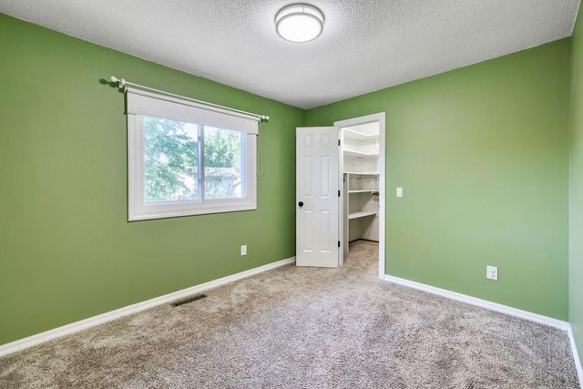 6208 114th Avenue N, Champlin, MN 55316