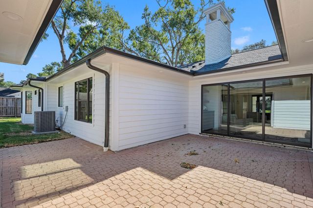 5658 Del Monte Drive, Houston, TX 77056