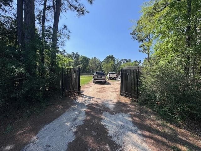 320 County Road 2282, Cleveland, TX 77327