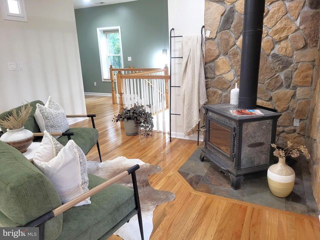328 OAKDALE RD, Pasadena, MD 21122