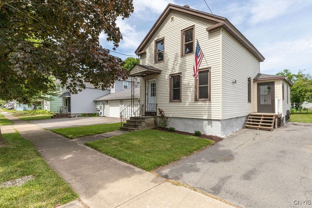 81 East 10th Street, Oswego, NY 13126