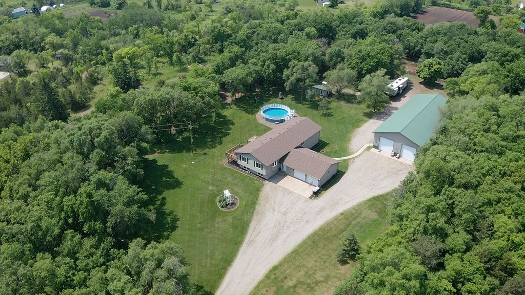 26080 104th Street NW, Livonia Twp, MN 55398