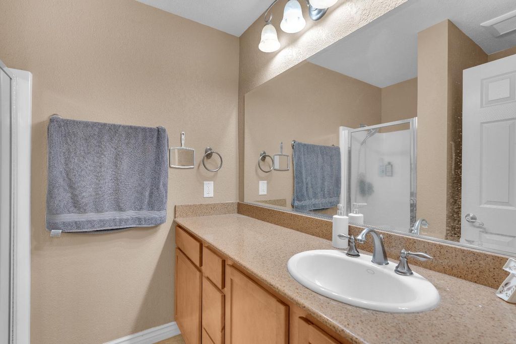 Image 13 of property listing at 3739 W Bullard Avenue # 221, Fresno, CA 93711