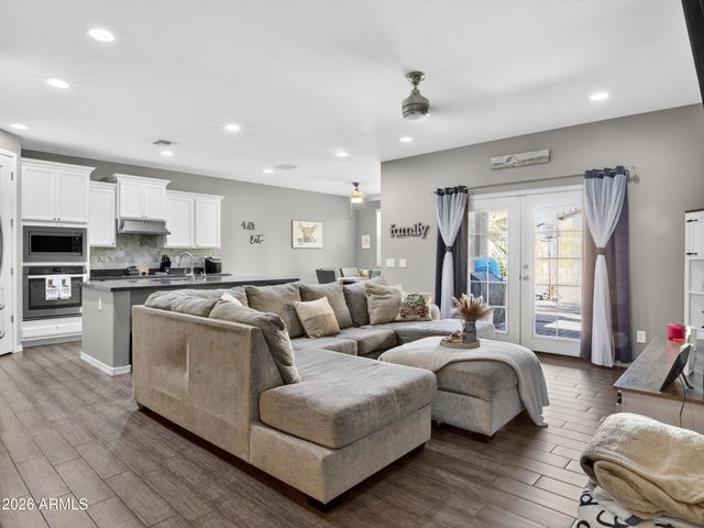 202 E SANTORI Drive, San Tan Valley, AZ 85140