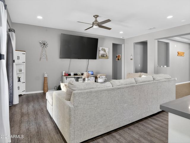 202 E SANTORI Drive, San Tan Valley, AZ 85140