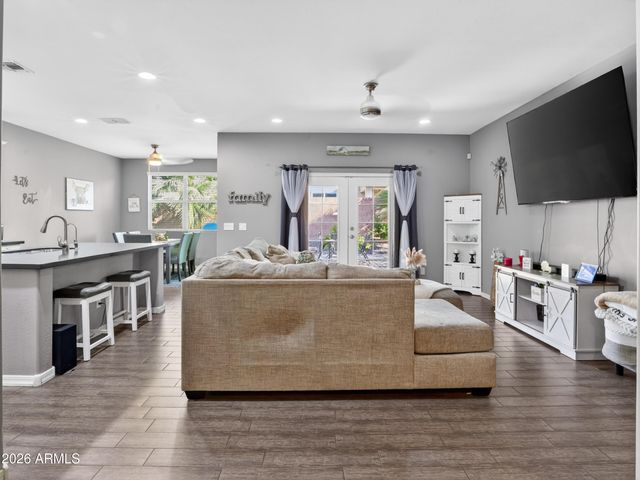 202 E SANTORI Drive, San Tan Valley, AZ 85140