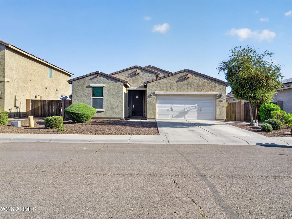 202 E SANTORI Drive, San Tan Valley, AZ 85140