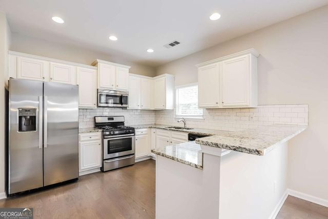 320 Fern Court, Hoschton, GA 30548