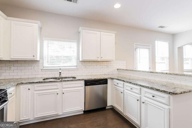320 Fern Court, Hoschton, GA 30548