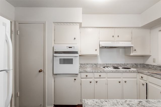 7544 Brentcove Circle, Dallas, TX 75214