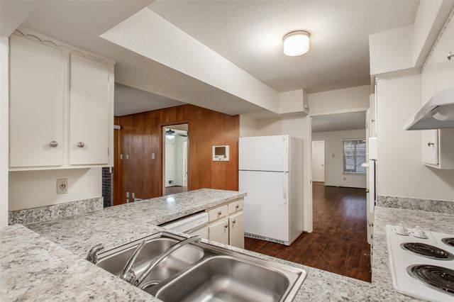 7544 Brentcove Circle, Dallas, TX 75214