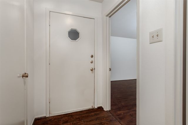 7544 Brentcove Circle, Dallas, TX 75214