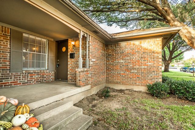 7544 Brentcove Circle, Dallas, TX 75214