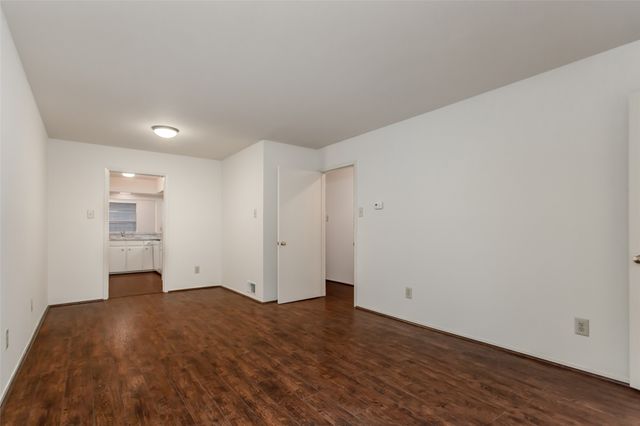 7544 Brentcove Circle, Dallas, TX 75214