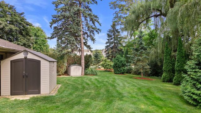 W220N5459 Town Line ROAD, Sussex, WI 53089