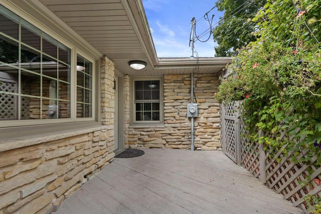 W220N5459 Town Line ROAD, Sussex, WI 53089