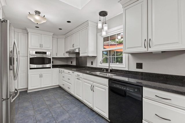 W220N5459 Town Line ROAD, Sussex, WI 53089