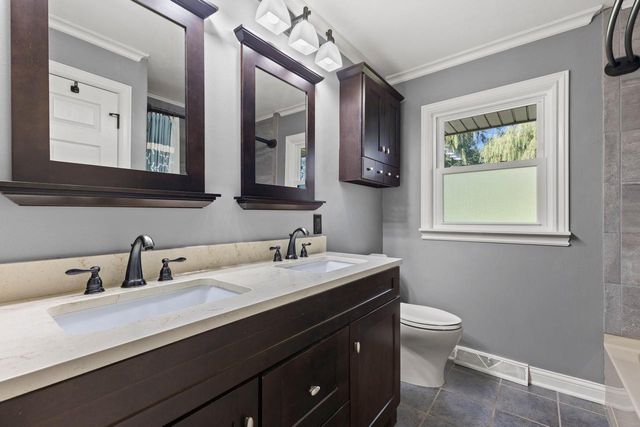 W220N5459 Town Line ROAD, Sussex, WI 53089