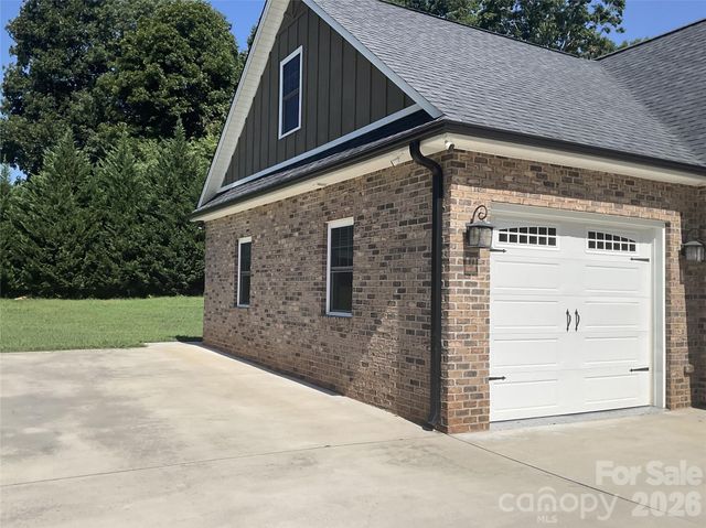 135 Blossom Hill Road, Lincolnton, NC 28092