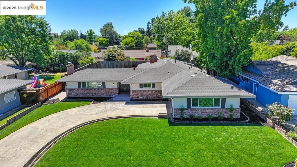 Image 1 of property listing at 3420 Ben Lomond Dr, Sacramento, CA 95821