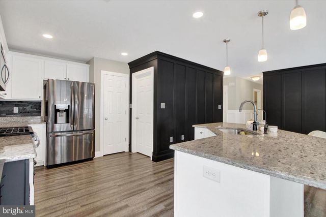 303 NORMANDY LN, Dillsburg, PA 17019