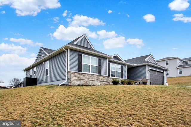 303 NORMANDY LN, Dillsburg, PA 17019