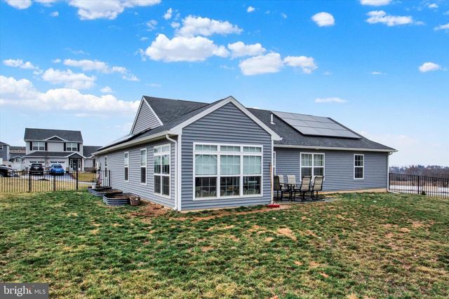303 NORMANDY LN, Dillsburg, PA 17019