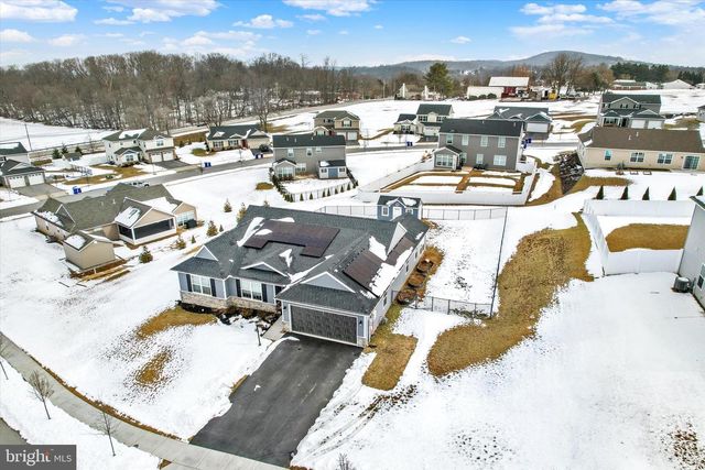 303 NORMANDY LN, Dillsburg, PA 17019