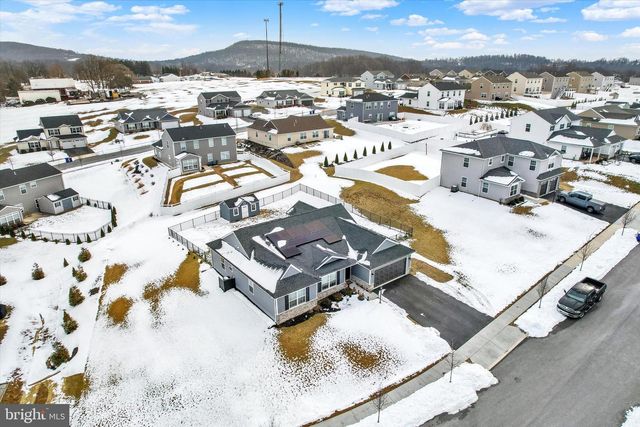 303 NORMANDY LN, Dillsburg, PA 17019