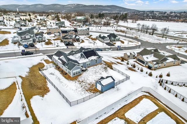 303 NORMANDY LN, Dillsburg, PA 17019