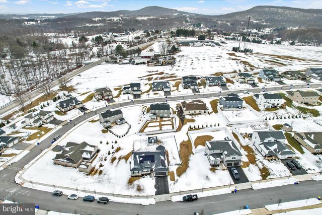 303 NORMANDY LN, Dillsburg, PA 17019