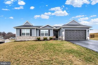 303 NORMANDY LN, Dillsburg, PA 17019