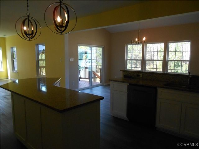 15212 Fairen Ln, South Chesterfield, VA 23834
