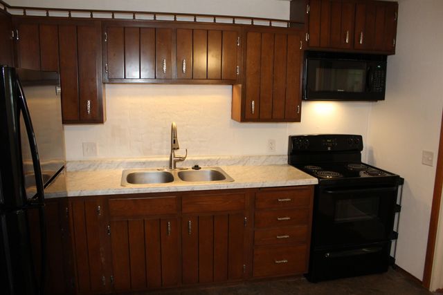 811 Beck Street, Charles City, IA 50616