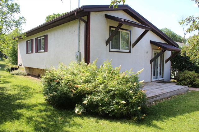 811 Beck Street, Charles City, IA 50616