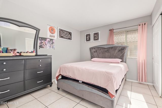 3935 W CHARTER OAK Road, Phoenix, AZ 85029