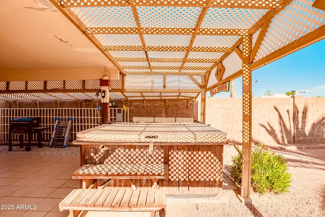 3935 W CHARTER OAK Road, Phoenix, AZ 85029