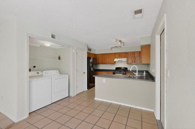 7709 Pinewood Drive NW, Albuquerque, NM 87120