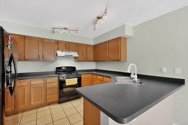 7709 Pinewood Drive NW, Albuquerque, NM 87120