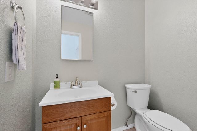 7709 Pinewood Drive NW, Albuquerque, NM 87120