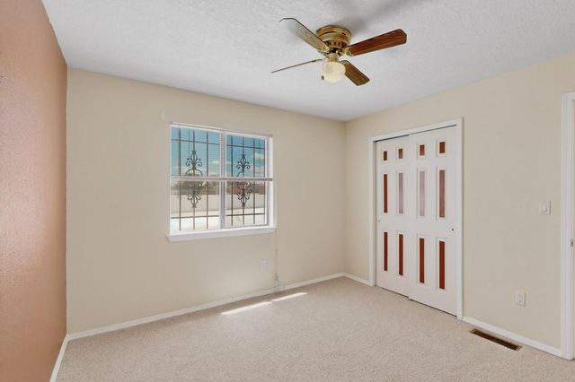 7709 Pinewood Drive NW, Albuquerque, NM 87120