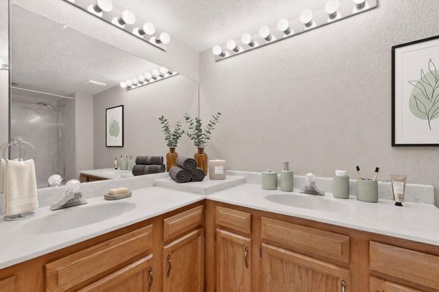 7709 Pinewood Drive NW, Albuquerque, NM 87120