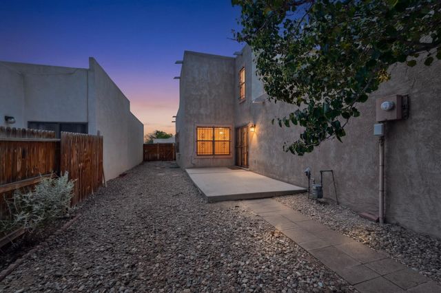 7709 Pinewood Drive NW, Albuquerque, NM 87120