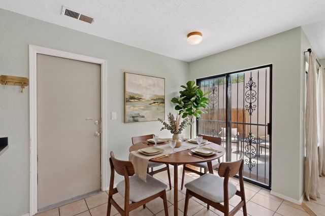 7709 Pinewood Drive NW, Albuquerque, NM 87120