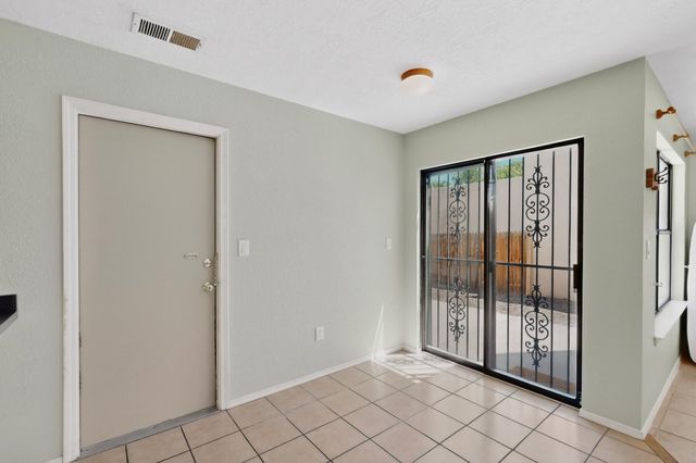 7709 Pinewood Drive NW, Albuquerque, NM 87120