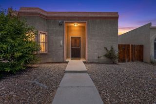 7709 Pinewood Drive NW, Albuquerque, NM 87120