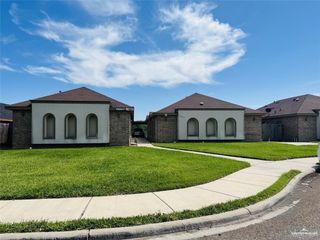 3001 E Diamond Head Avenue B, Alton, TX 78573