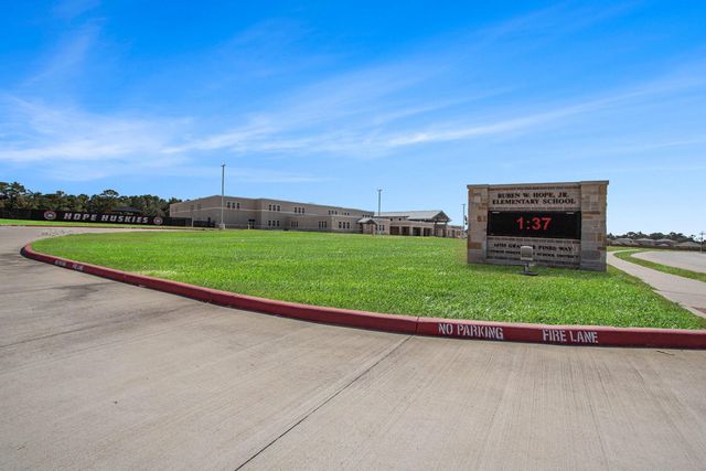 16862 Short Pines Drive, Conroe, TX 77302