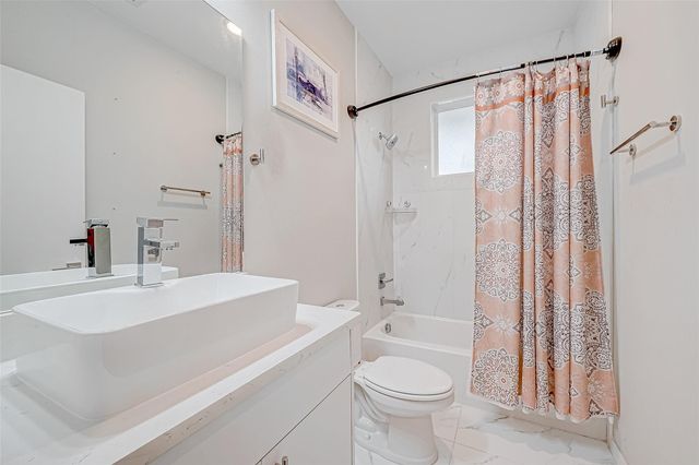 5722 Cullen Boulevard A, Houston, TX 77021