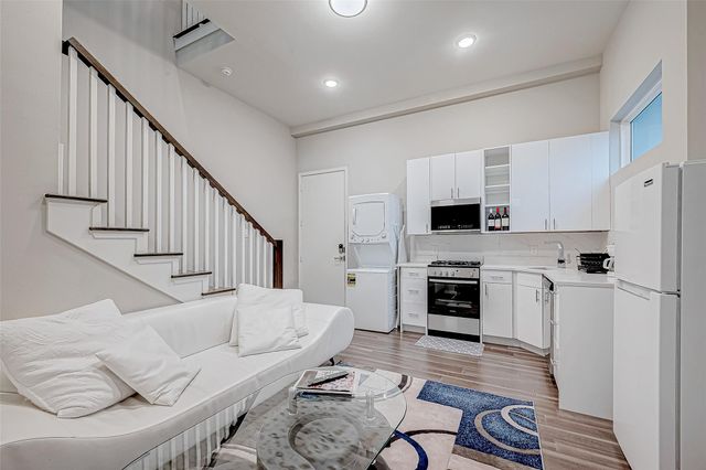 5722 Cullen Boulevard A, Houston, TX 77021